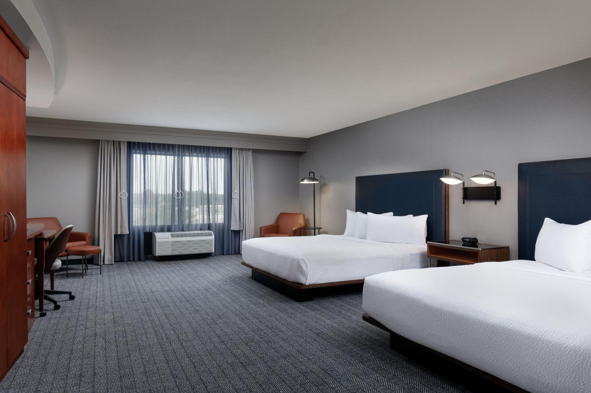 Hotel Courtyard By Marriott Wichita At Old Town Exterior foto