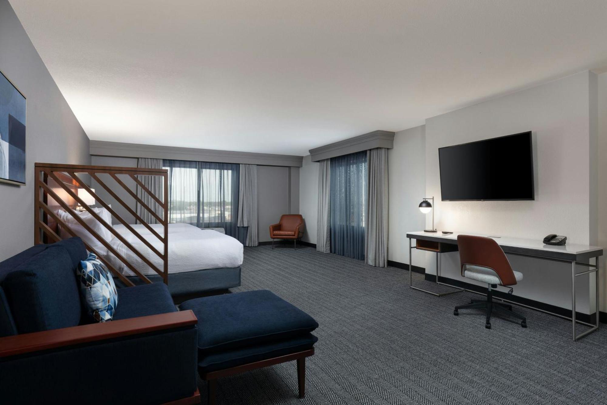 Hotel Courtyard By Marriott Wichita At Old Town Exterior foto