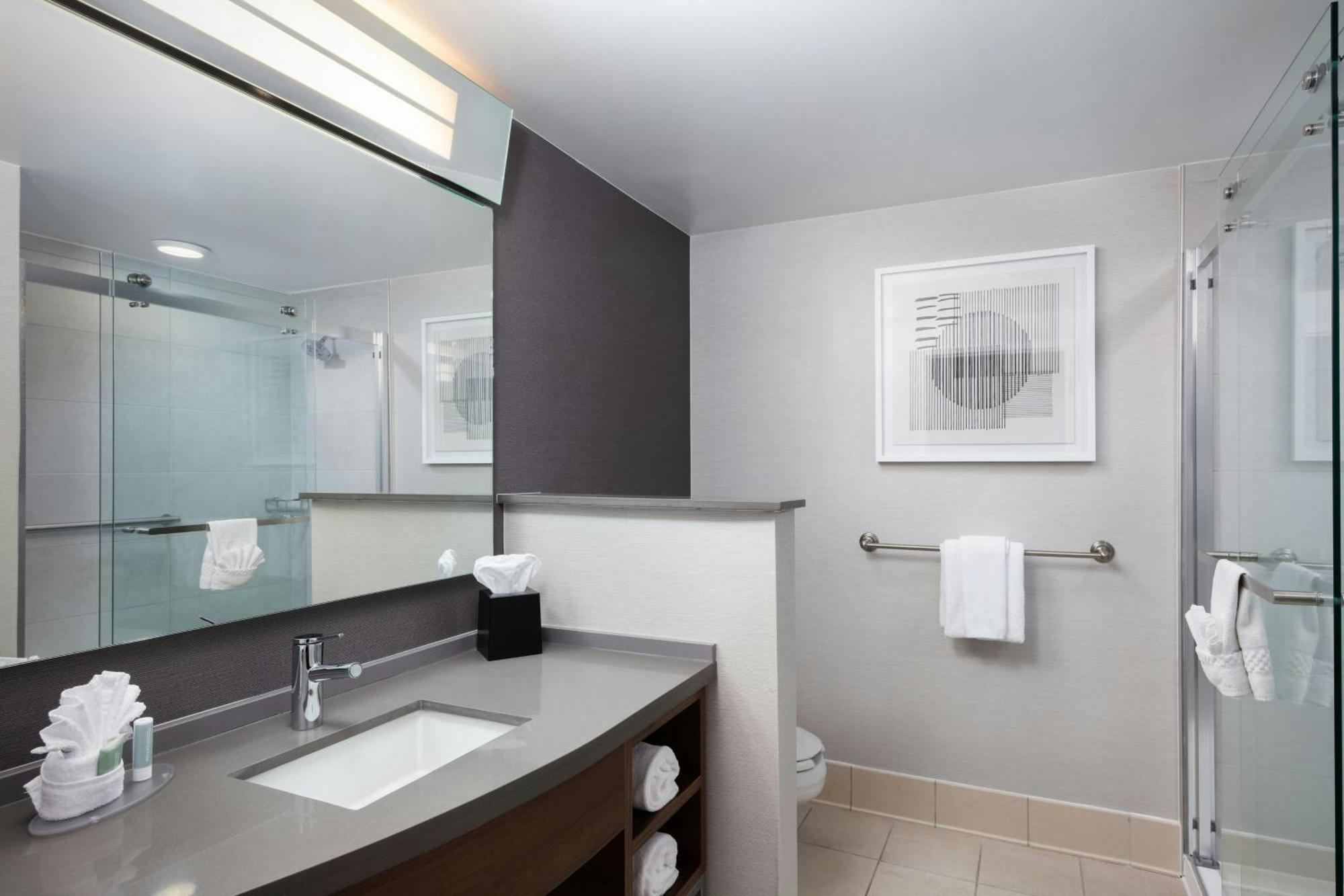 Hotel Courtyard By Marriott Wichita At Old Town Exterior foto