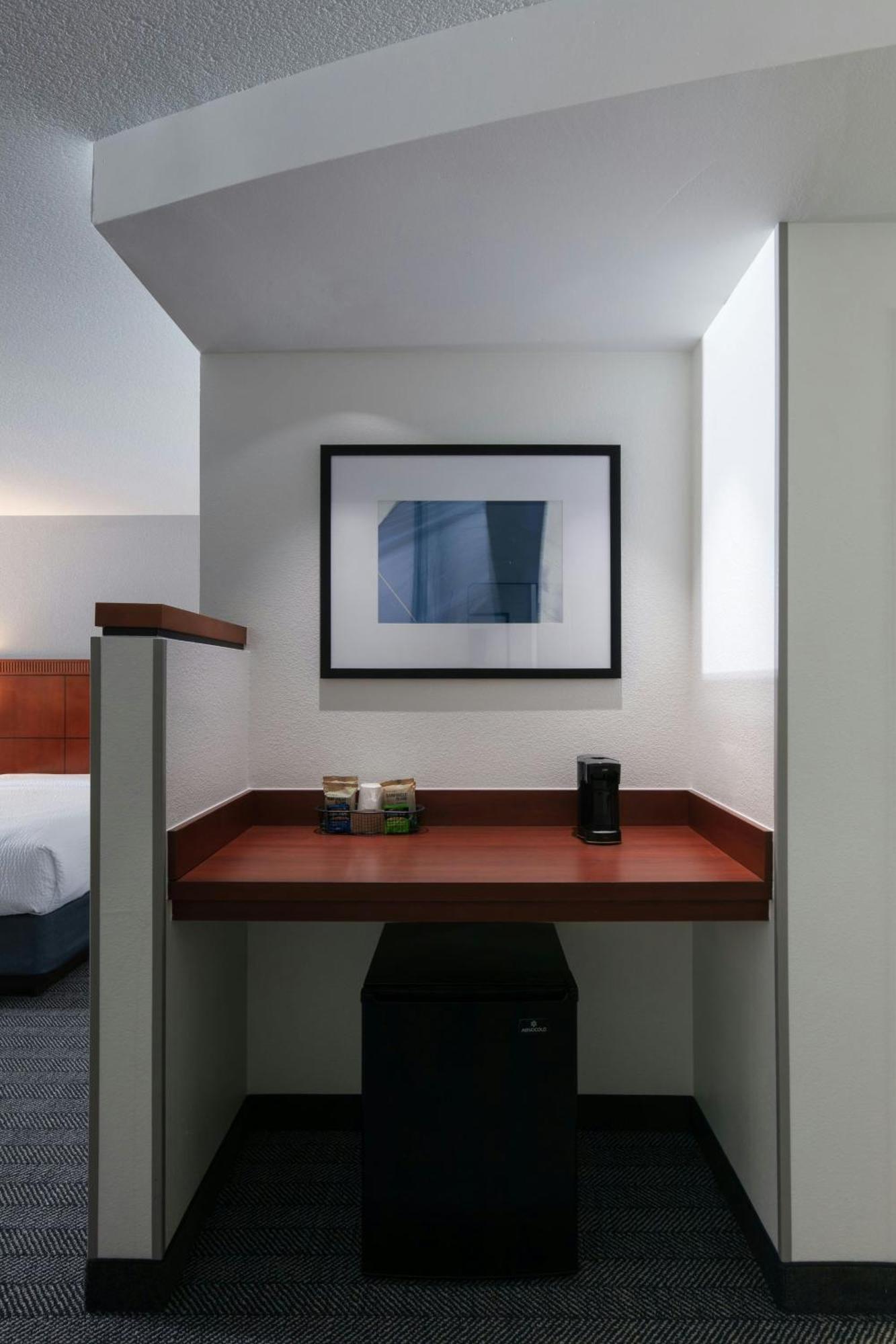 Hotel Courtyard By Marriott Wichita At Old Town Exterior foto