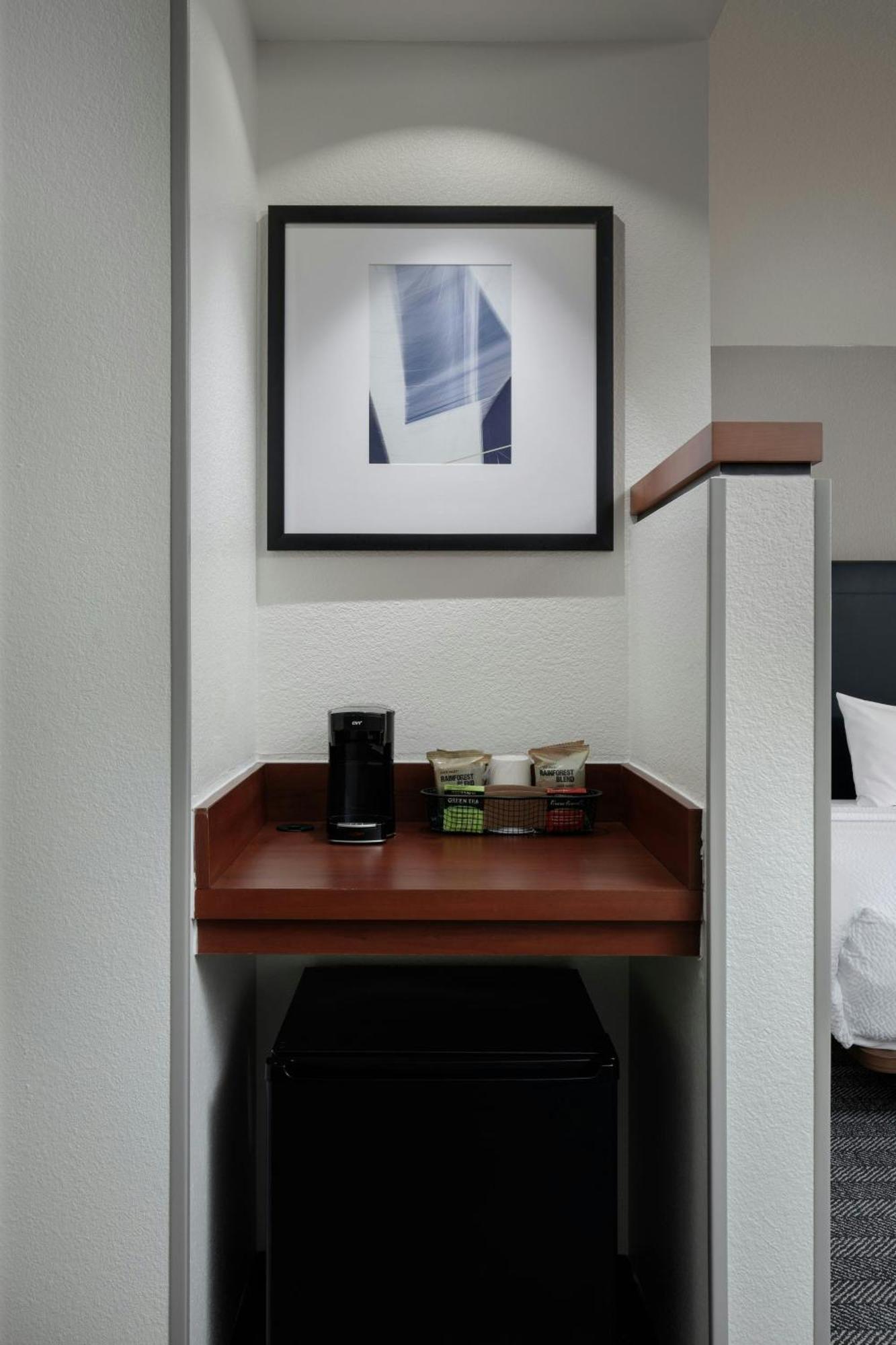Hotel Courtyard By Marriott Wichita At Old Town Exterior foto