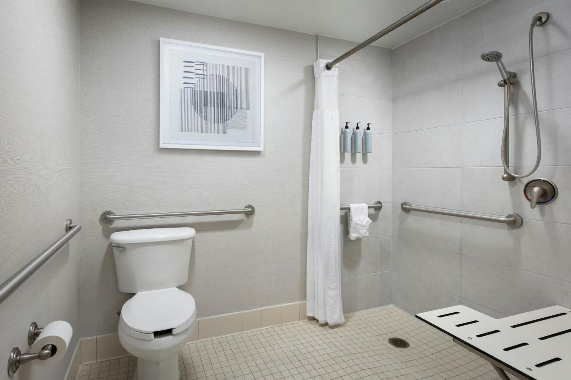 Hotel Courtyard By Marriott Wichita At Old Town Exterior foto